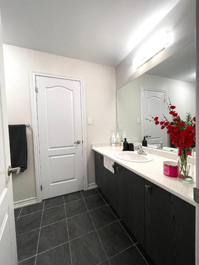 Niagara Falls Bnb 15 Mins Away From Falls Thorold Bagian luar foto