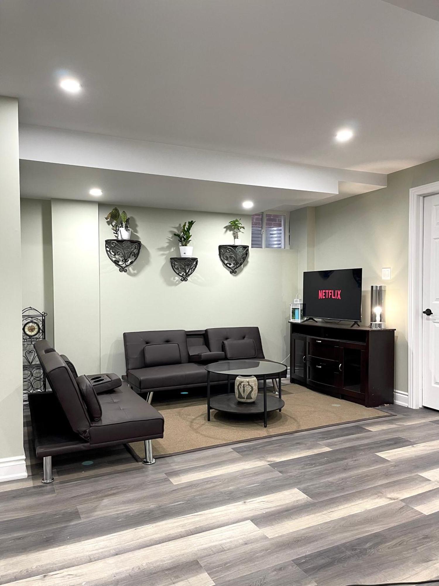 Niagara Falls Bnb 15 Mins Away From Falls Thorold Bagian luar foto