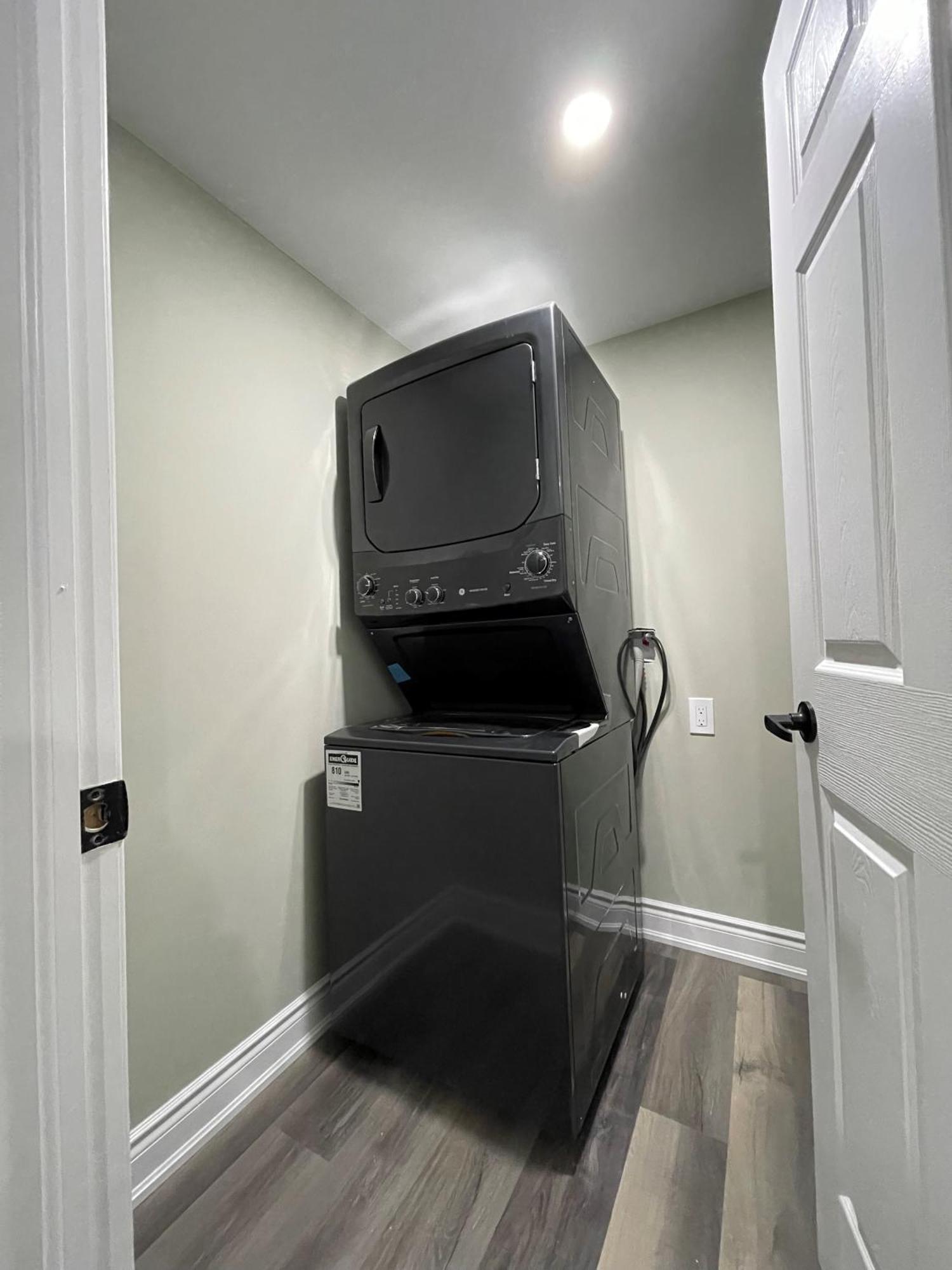 Niagara Falls Bnb 15 Mins Away From Falls Thorold Bagian luar foto